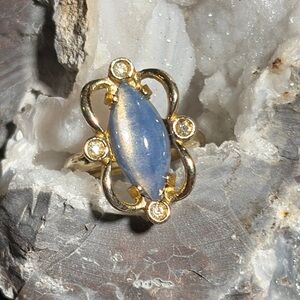 Sarah Coventry Gold and Blue Vintage Ring